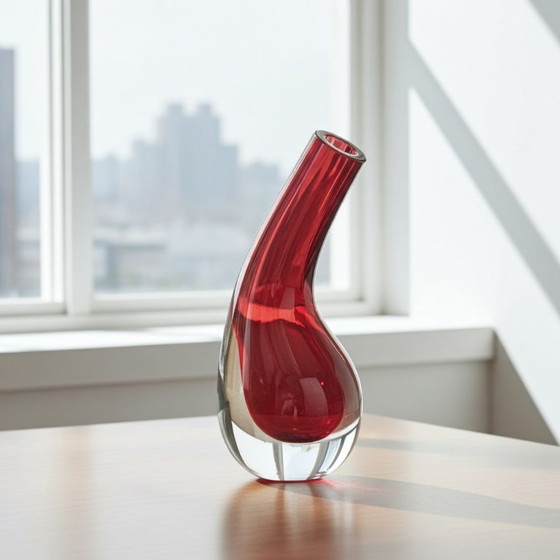 Image 1 of Jarrón de Murano de mediados de siglo, estilo moderno, con forma de gota.