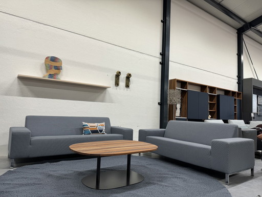 2 Sofás Gelderland 6511 de 3 y 2,5 plazas, tela color uva 