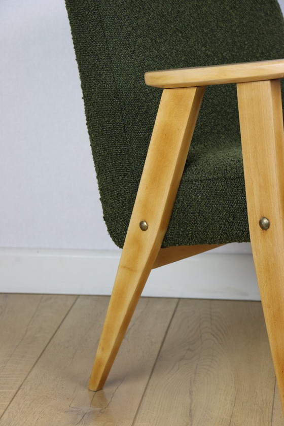 Image 1 of Poltrona Chierowski 366, anni '70, boucle vintage verde oliva - legno chiaro