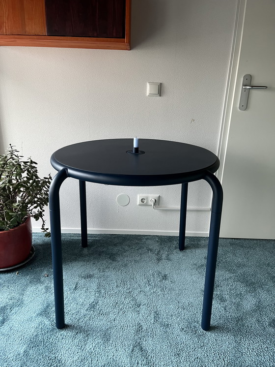 Image 1 of Table Fatboy Toni Bistreau en bleu foncé