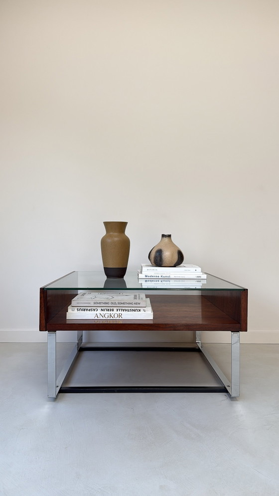 Image 1 of Vintage palissander houten salontafel met glazen bovenblad en metalen onderstel