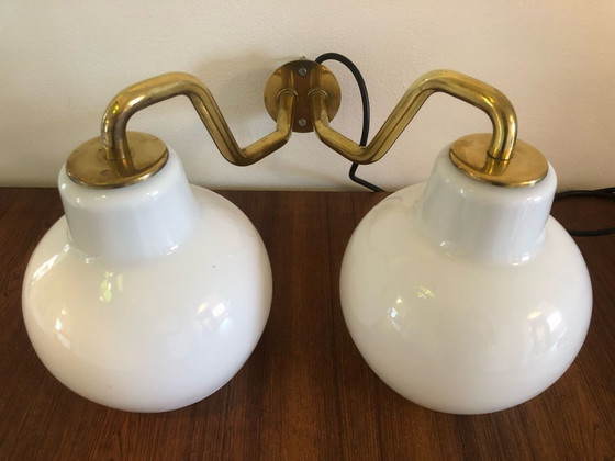 Image 1 of Applique murale, Louis Poulsen.