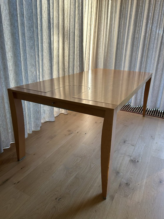 Image 1 of Hermosa mesa de comedor Giorgetti en muy buen estado.