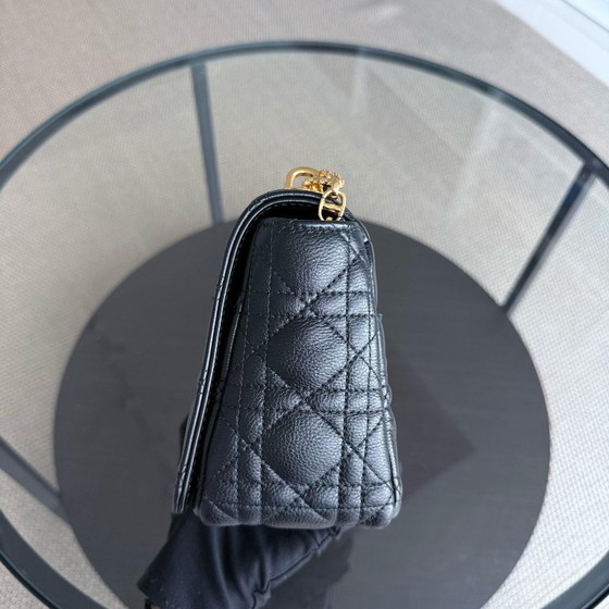 Image 1 of DIOR CARO MEDIUM - CANNAGE KALFSLEER MET NERF, ZWART, GOUDEN BESLAG