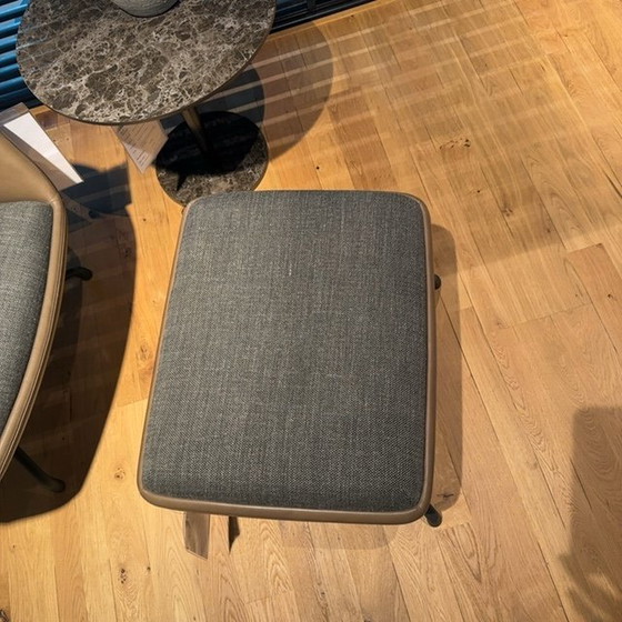 Image 1 of Eyye Puuro fauteuil met poef