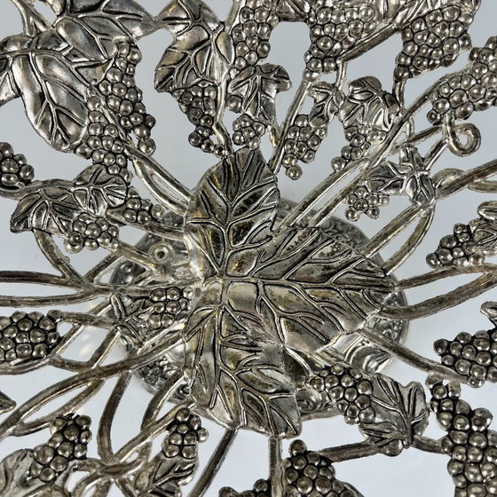 Openwork metal bowl with vine leaf and grape motif, 20th century. – Decorative Objects, Vintage (photo 7 of 11)