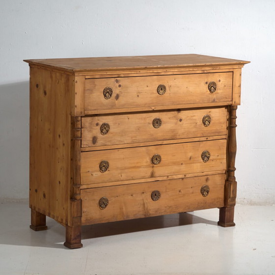 Antique solid pine chest of drawers – Rustic European dresser – circa 1900 – Metal (photo 4 of 40)