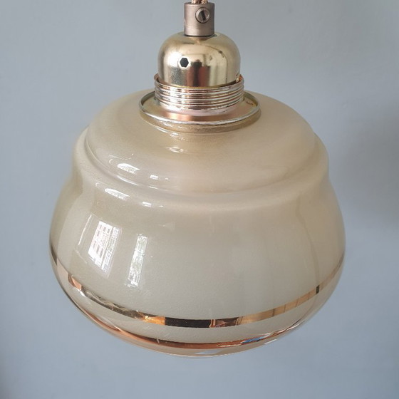 Image 1 of Set di lampade a sospensione vintage francesi in vetro con decorazioni dorate