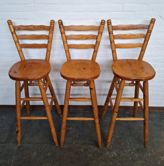 Image 1 of 3 sgabelli da bar brutalisti in pino