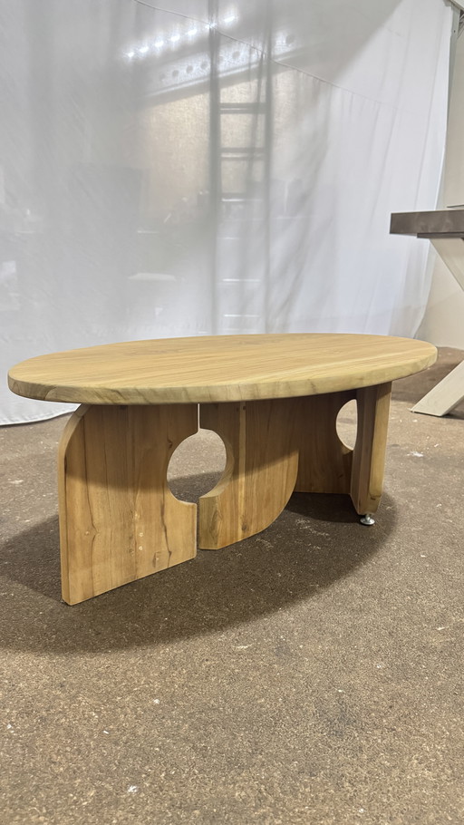 Mesa auxiliar de nogal