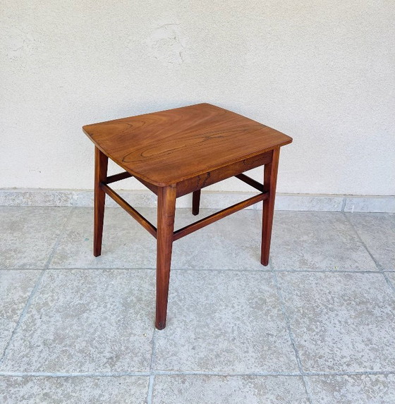 Image 1 of Table d'appoint vintage scandinave en noyer, 1960