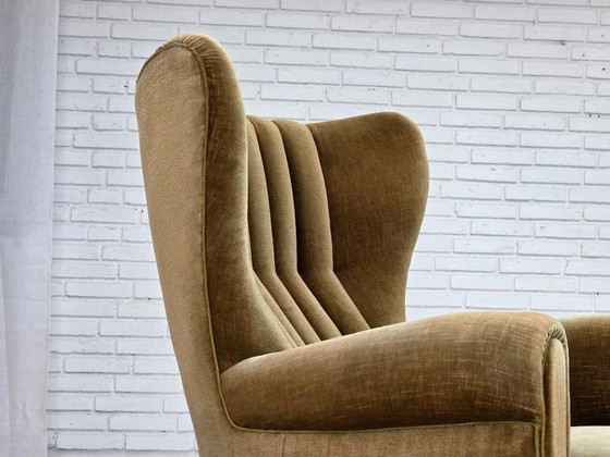 Image 1 of Deense relaxfauteuil met hoge rugleuning uit de jaren 60, bekleed met groen meubelvelours.
