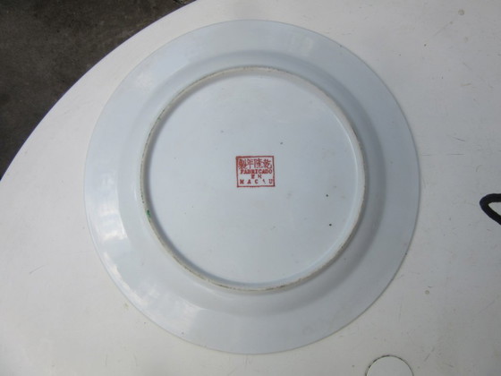 Antique Chinese Rose Plate Marked Fabricado em Macau, 22.5 cm Diameter – Tableware, Porcelain (photo 4 of 9)