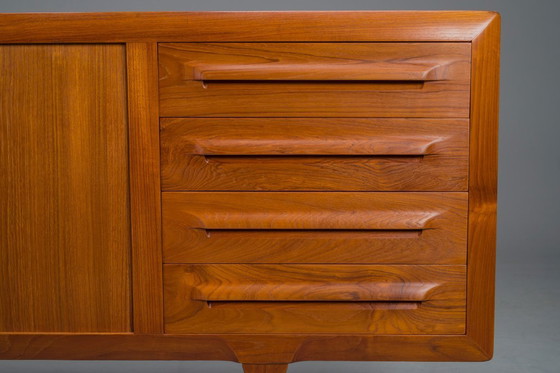 Image 1 of Buffet en teck par Ib Kofod-Larsen pour Faarup Møbelfabrik, 1960s