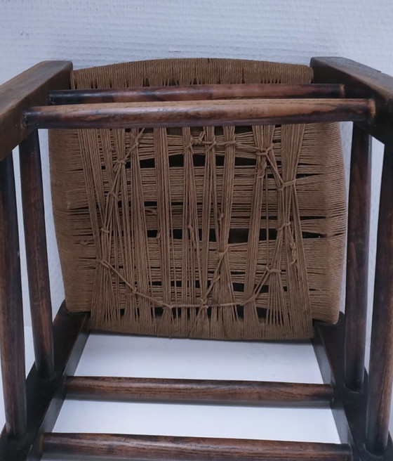 Sgabello vintage in legno con intreccio vegetale – Sgabelli (photo 3 of 12)