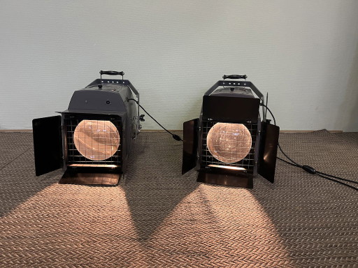 2x Vintage-Industrie-Theaterscheinwerfer
