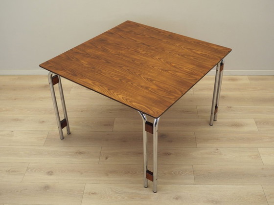 Image 1 of Table en noyer, design italien, années 1970, fabrication : Italie