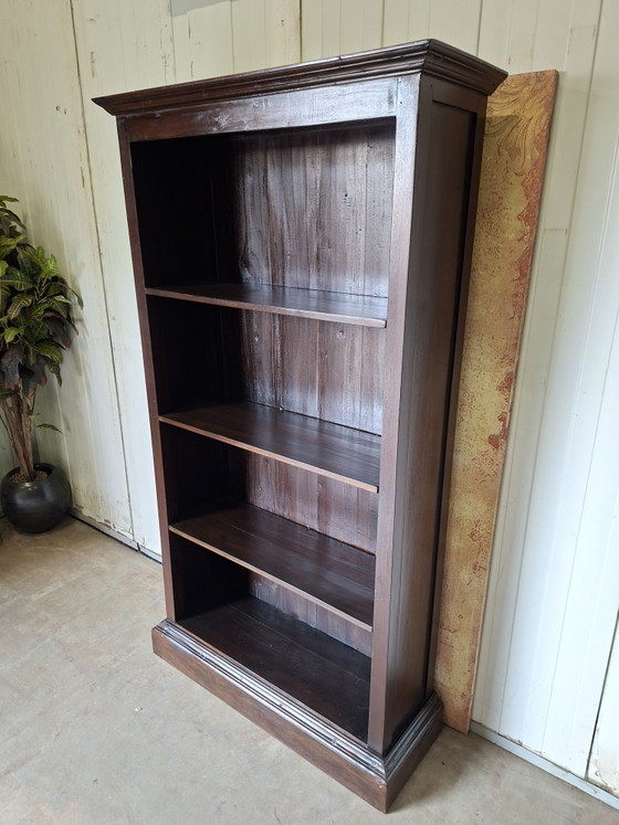 Image 1 of Dimensiones de la librería colonial de teca: 98 x 34 cm y 180 cm de alto.