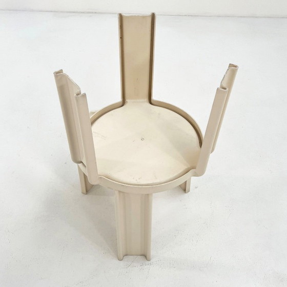 Image 1 of Een paar witte bijzettafels van Giotto Stoppino voor Kartell, jaren 70.