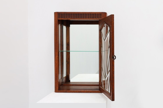 Image 1 of Mobiletto Art Déco francese in rovere con vetro piombato bisellato, ca. 1920