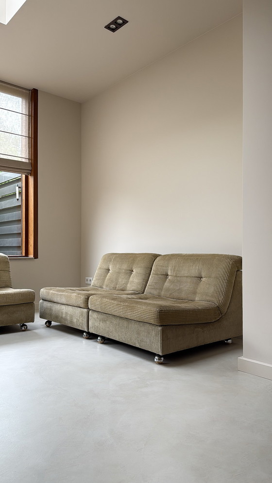 Image 1 of Trois éléments d'assise vintage en tissu velours côtelé