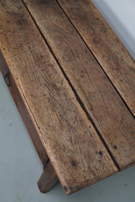 Image 1 of Spanischer rustikaler Couchtisch im Landhausstil aus Kastanienholz, 18. Jahrhundert