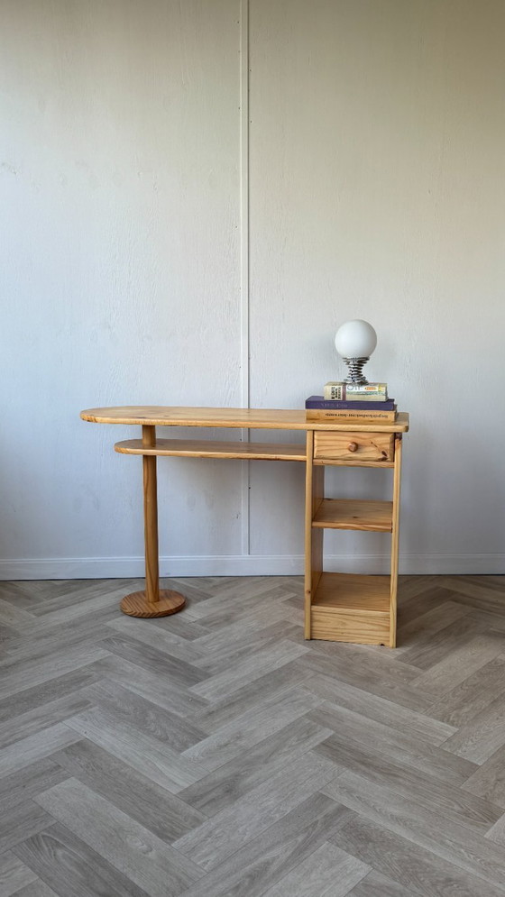 Image 1 of vintage bureau in grenen