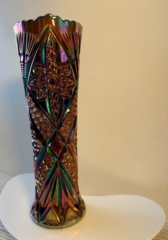 Image 1 of Vase ancien Brockwitz « Étoile incurvée » en verre irisé bleu cobalt • 24,5 cm • Bon état vintage