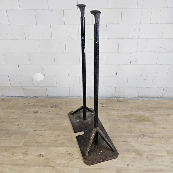 Image 1 of Antiker doppelter Schuhleistenständer aus Schmiedeeisen (H 113 cm) für Schuhmacher