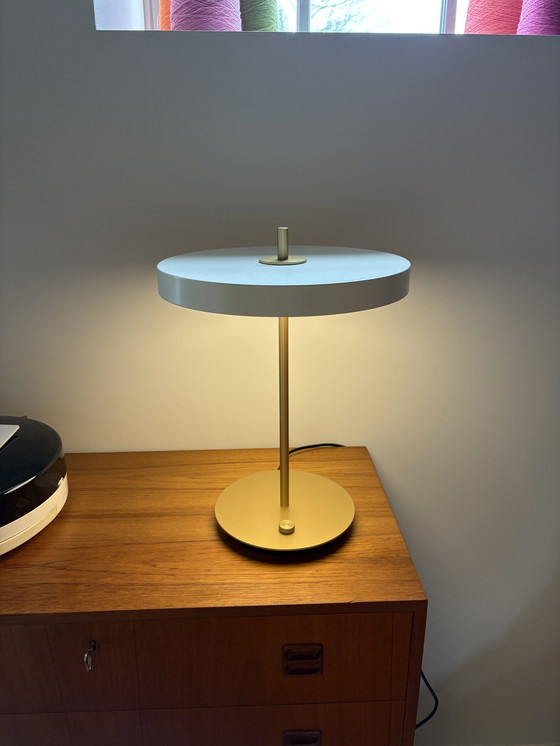 Image 1 of Asteria table lamp Umage mother-of-pearl brass