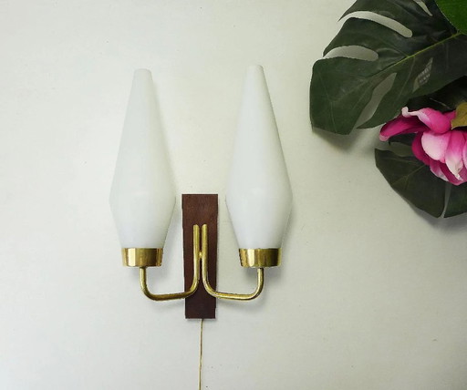 Lámpara de pared escandinava - Lámpara de pared vintage de 2 brazos de los años 50, 60 y 70 - Madera de teca y cristal opalino