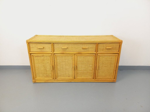 Credenza/mobile contenitore vintage in rattan e rattan intrecciato degli anni '70.
