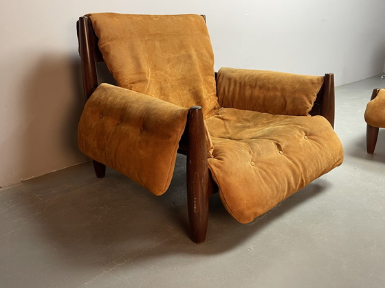 Image 1 of Sillón y reposapiés de mediados de siglo en color coñac, Sergio Rodríguez, años 70.