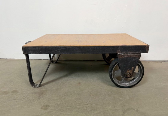 Carrello Tavolino da Caffè Industriale Nero, Anni '60 – Tavolini da caffè, Ferro (photo 2 of 16)