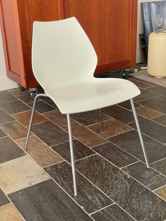 Image 1 of Two designer chairs (Vitra and Kartell), white