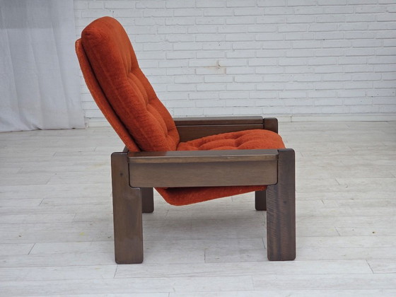 Image 1 of Deense fauteuil uit de jaren 70, oranje/rood meubelvelours, donker eikenhout.