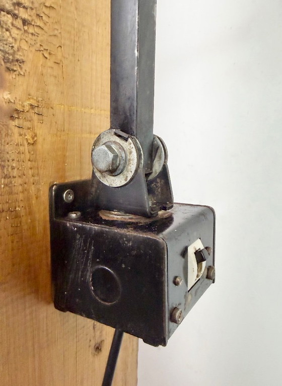 Image 1 of Industriële, zwarte, verstelbare wandlamp van Memlite, jaren 60.