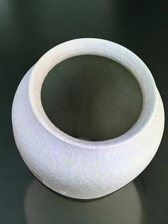 Image 1 of Vintage Bay Vase, Mid-Century West Germany Keramik in Weiß mit bunter Dekoration, Raue Strukturglasur 60er Jahre, Modell 66-40