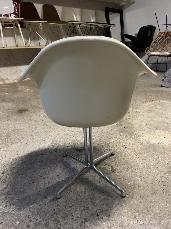 Image 1 of Chaise Eames vintage unique (PAC)