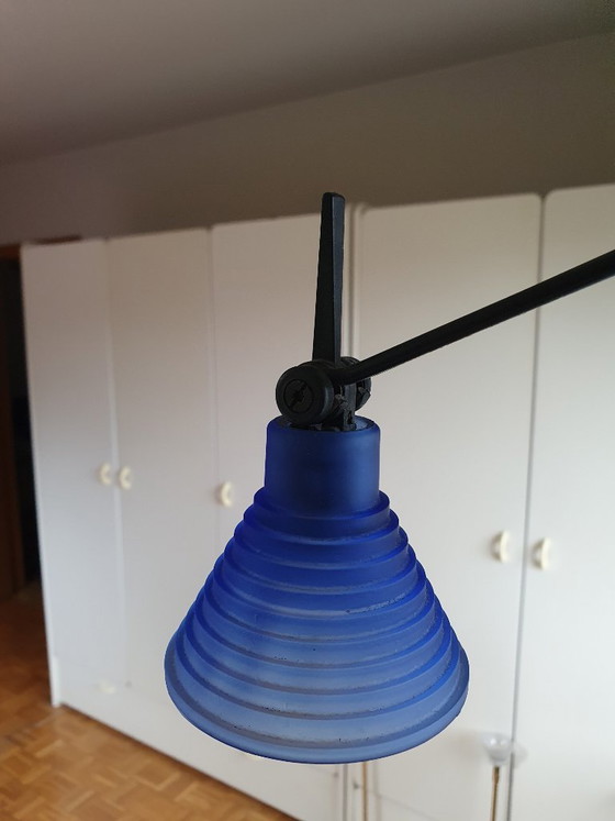 Zeldzame Vintage IKEA Booglamp 'Typ G9206' Met Blauw Geribbelde Matglazen Kap – Jaren '90 – Vloerlampen, Metal (photo 5 of 8)