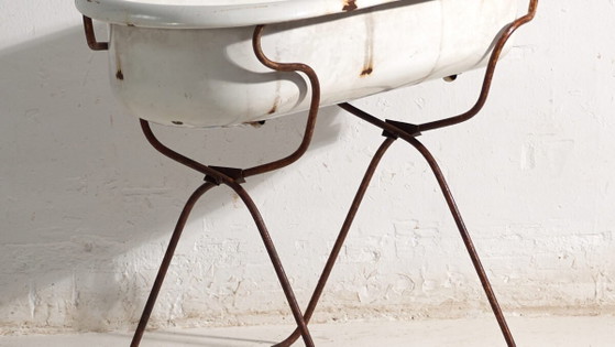 Antique bathtub in enamelled iron – Central Europe, circa 1950 #2 – Decorative Objects, Industrieel (photo 3 of 40)