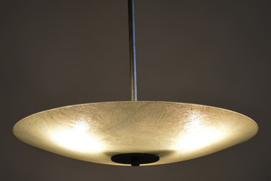 Gerestaureerde Bauhaus-kroonluchter, chroom, staal, matglas, opnieuw bedraad, Tsjechisch, jaren 1940 – Metal (photo 11 of 12)