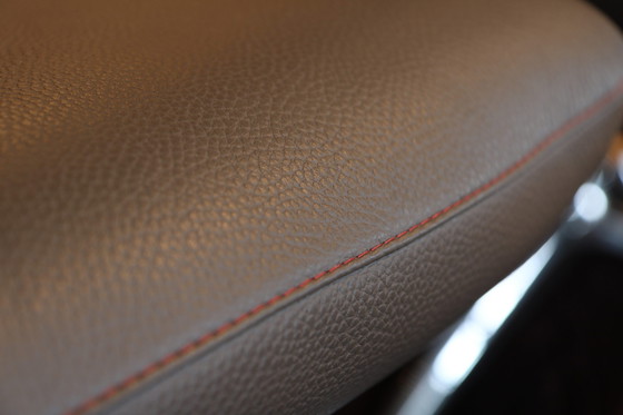 Image 1 of Sillón reclinable Leolux Caruzzo con otomana