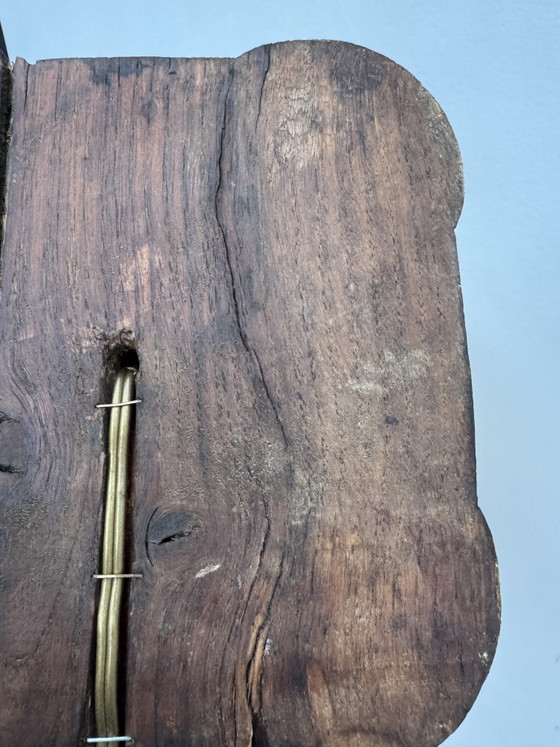 Image 1 of Antike geschnitzte Holzlampe mit einem Gesicht