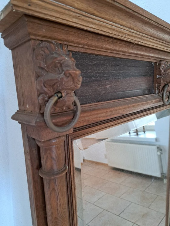 Espejo antiguo con marco de madera y cabezas de león. – Wood (photo 4 of 6)