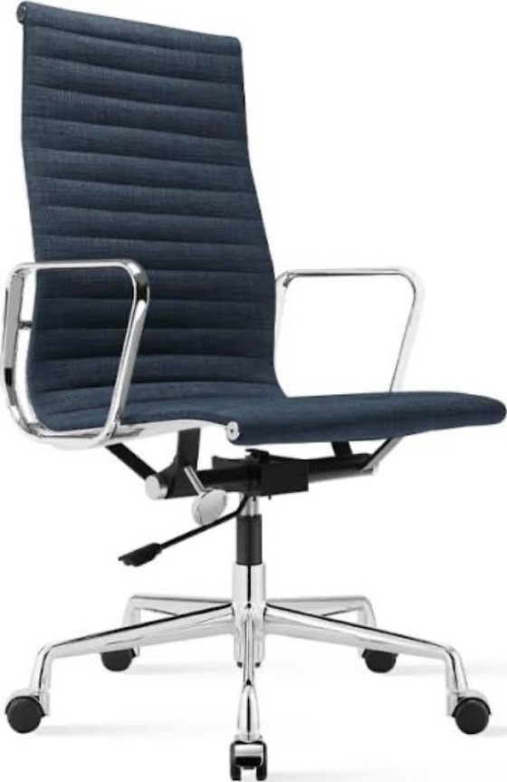 Image 1 of Vitra Eames EA119 Original Stuhl, blaues Leder