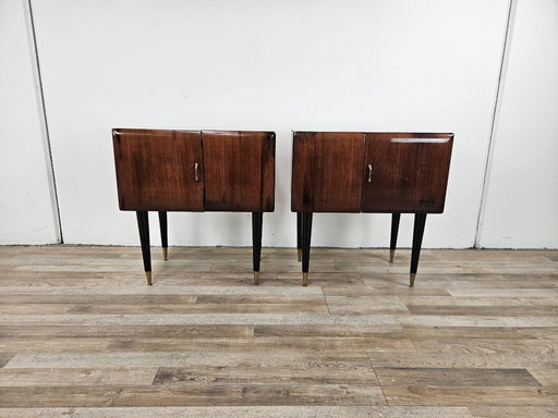 Nachtkastjes van mahoniehout uit de jaren 60 met glazen blad