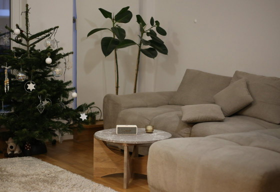 Image 1 of Mesa de centro Rotunda Forest Snow de piedra natural y madera maciza de roble