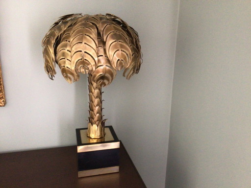 Palm tree lamp designed by Cristian Tecoueyres