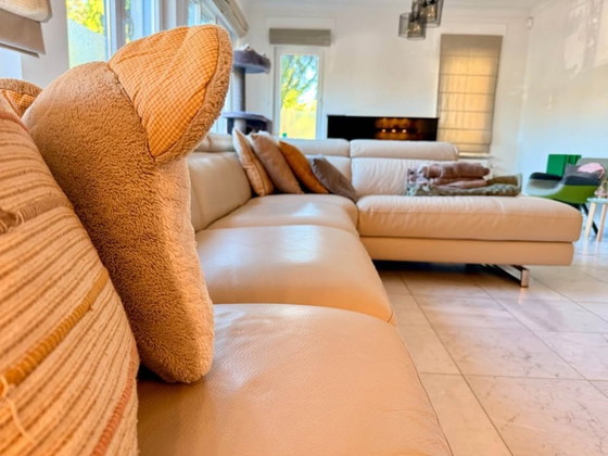 Image 1 of Superb leather corner sofa with electric recliner